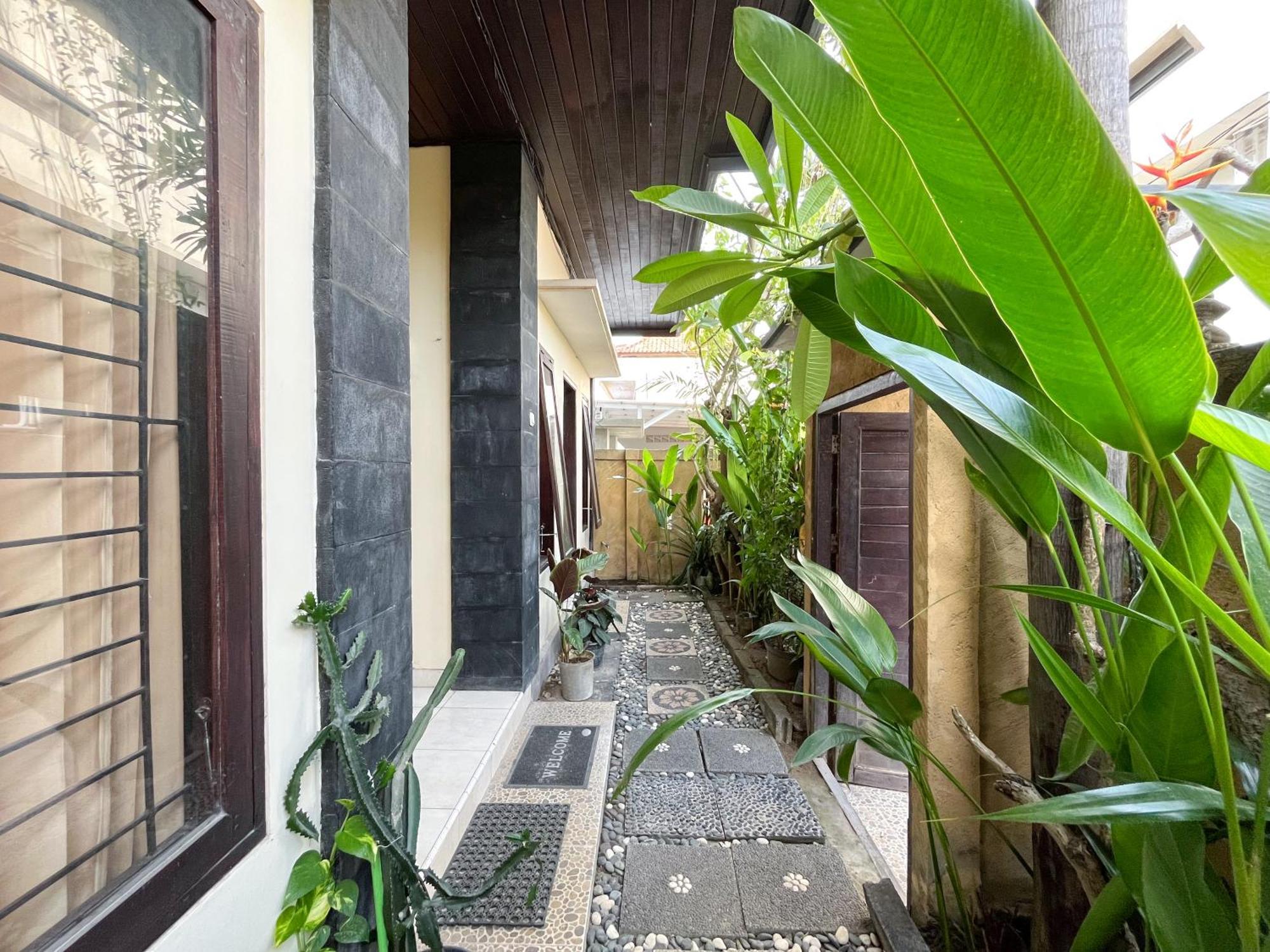 Adi Surya Guest House Seminyak  Bilik gambar